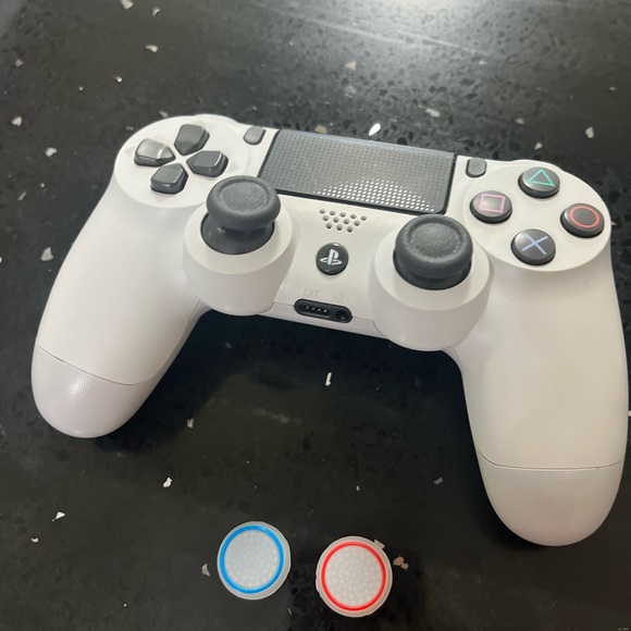 Ps4 white controller - Picture 8 of 11